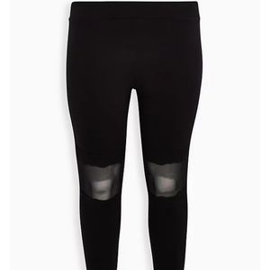 NWT Torrid 1x Premium Black Lace Knee Legging